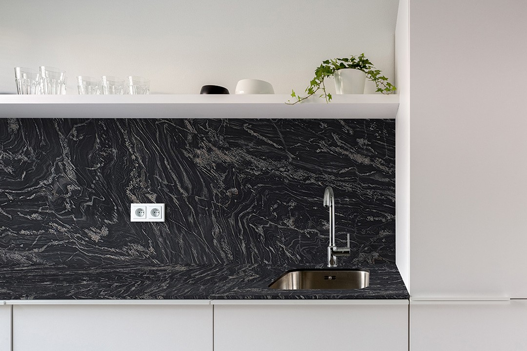 Tundra Black
